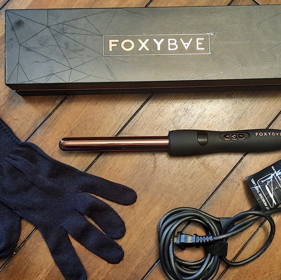 FoxyBae Rose Gold 19mm Curling Wand - Picture 2 of 3